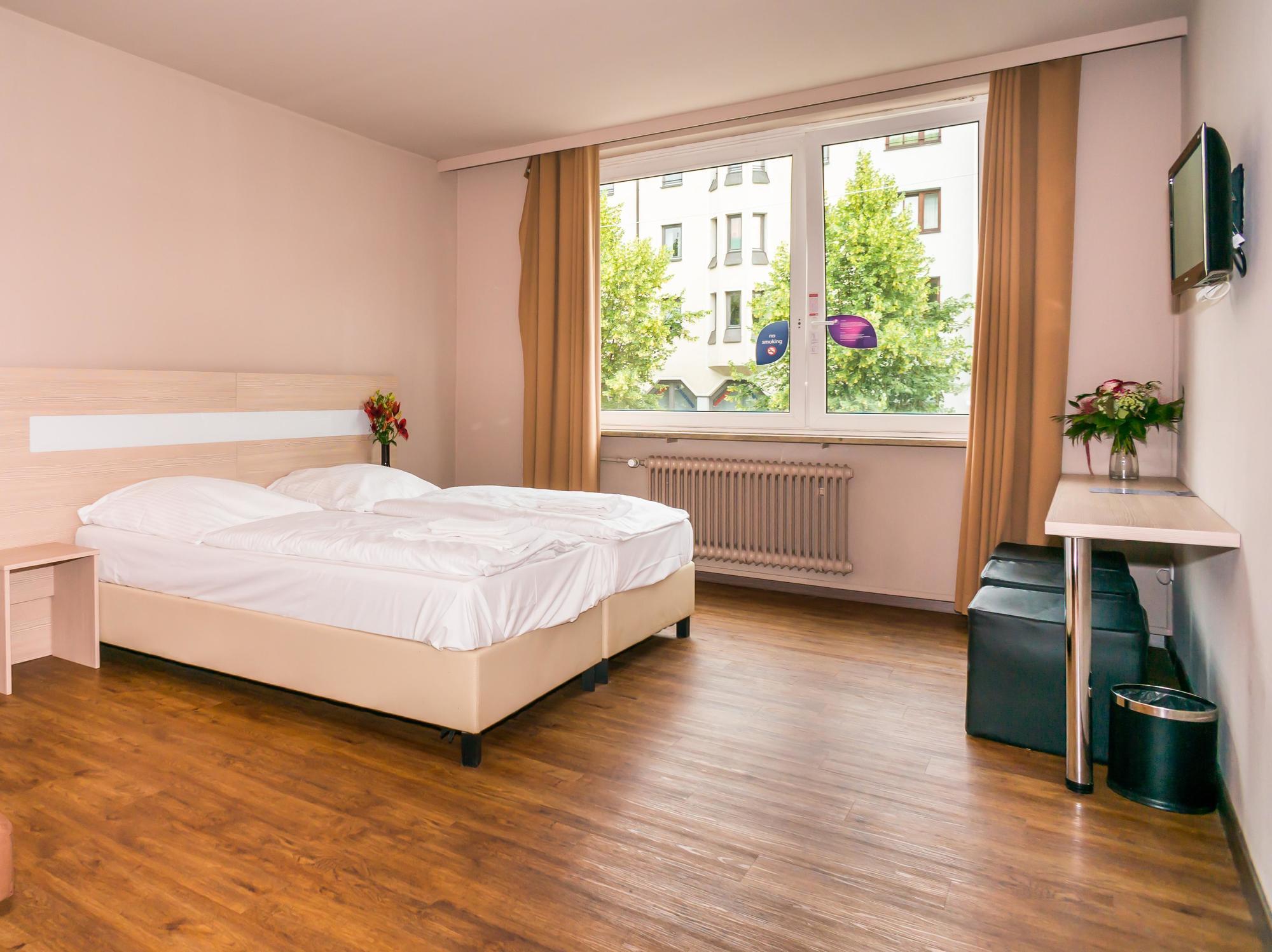 Smart Stay - Hostel Munich City Екстер'єр фото